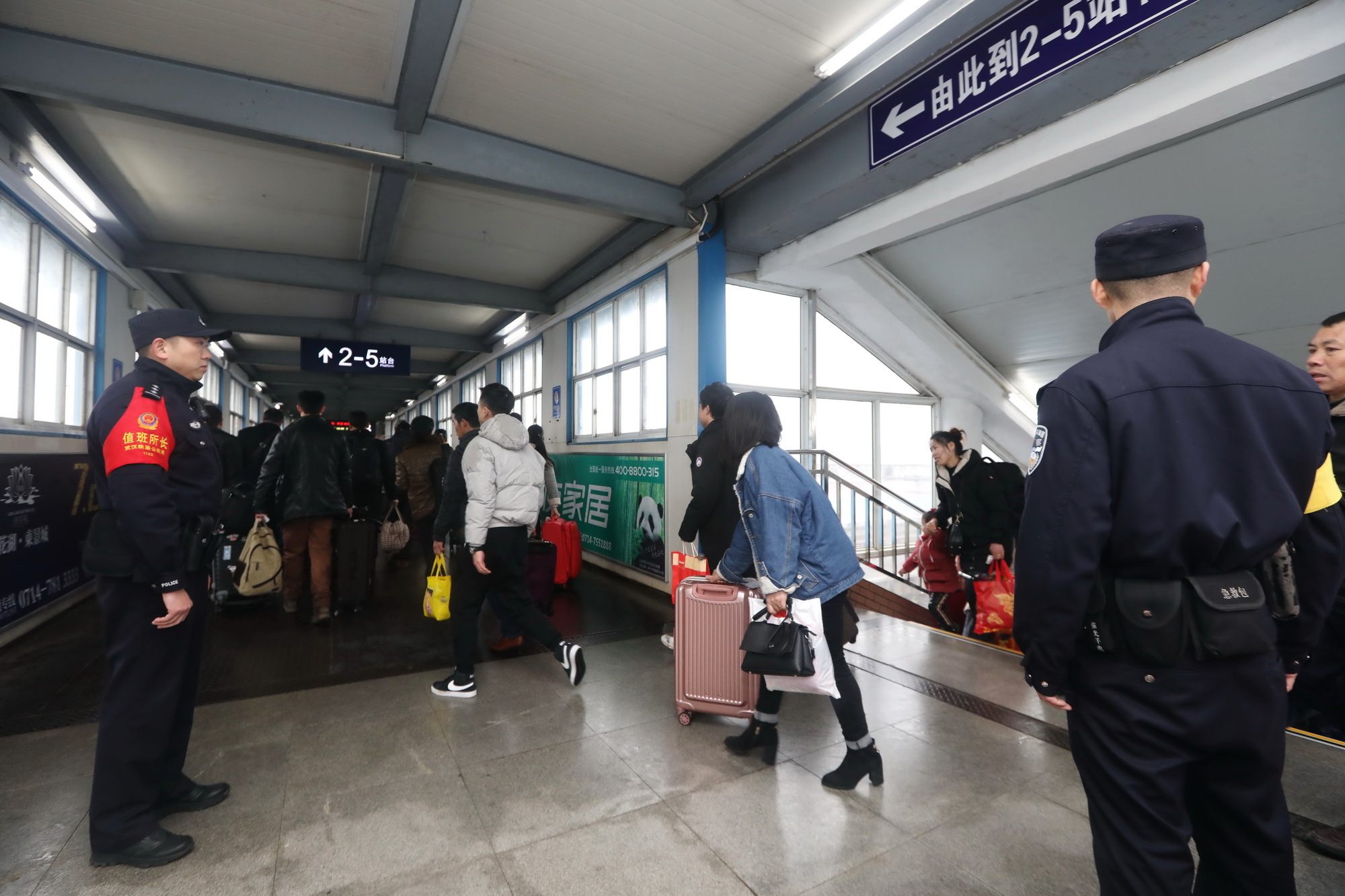 青岛西站旅客列车时刻表发布 附最全交通攻略_一夜红传媒